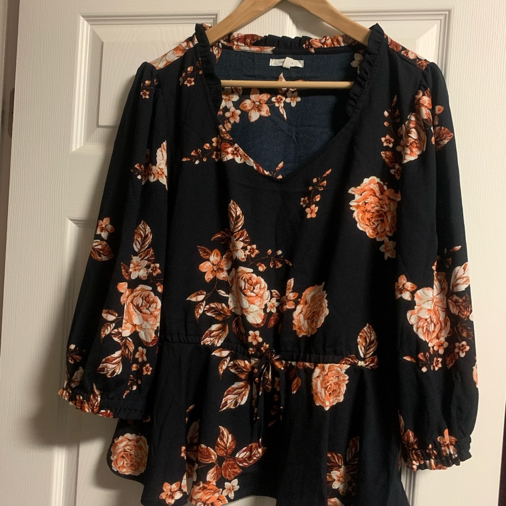 Peplum black flowered blouse